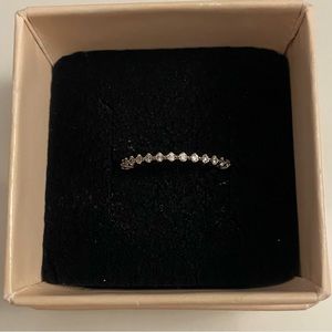 Dainty Single Row Diamond Ring